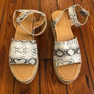 Snakeskin espadrille platform